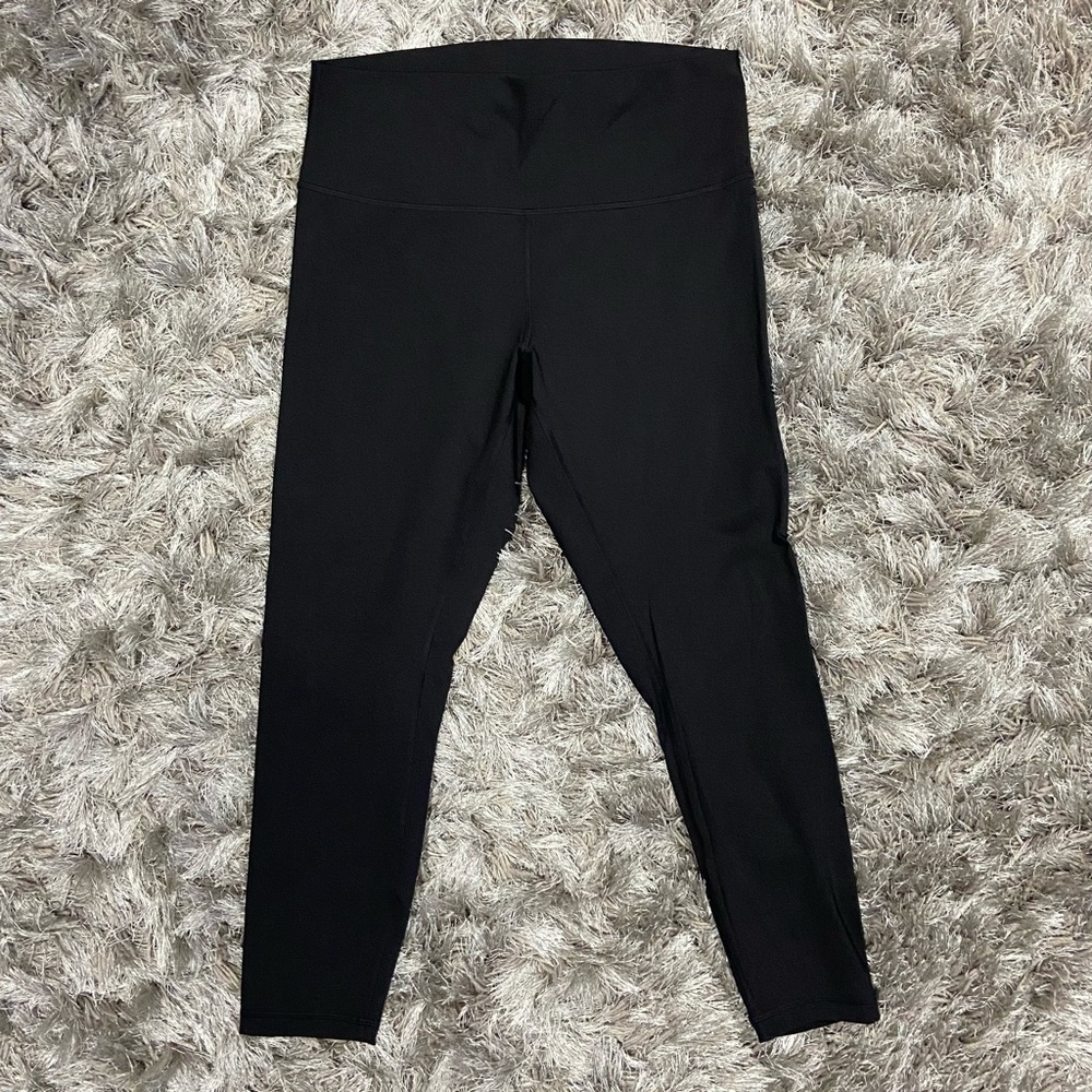 Lululemon Women Black High-Waisted Cropped Leggings. Size 12.